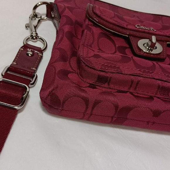 Coach F45026 Signature Canvas Pocket Swing Pack Crimson - Picture 9 of 11